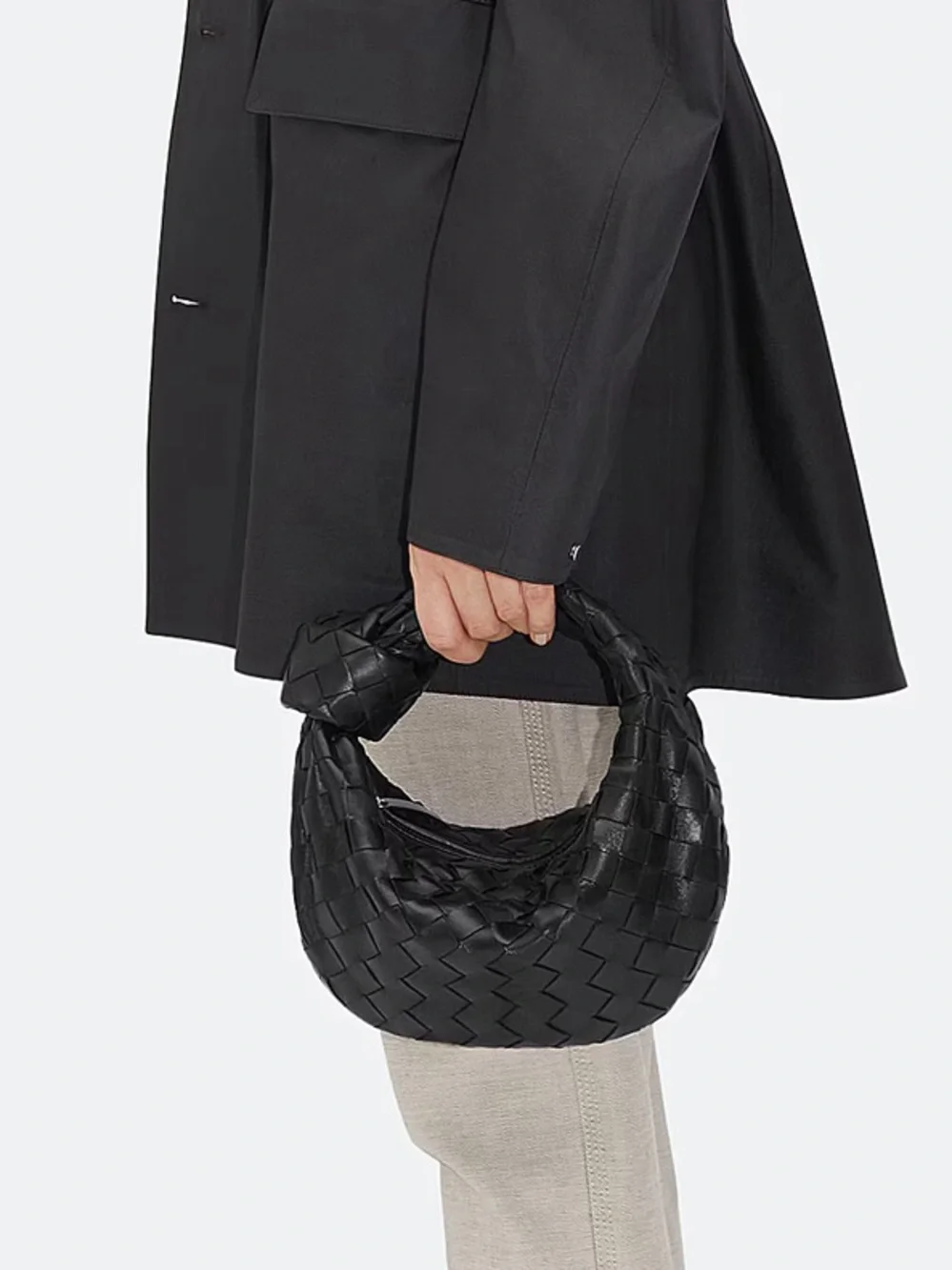 EUC Bottega Veneta mini Jodie bag-black intrecciato leather. woven knotted purse - Picture 5 of 5